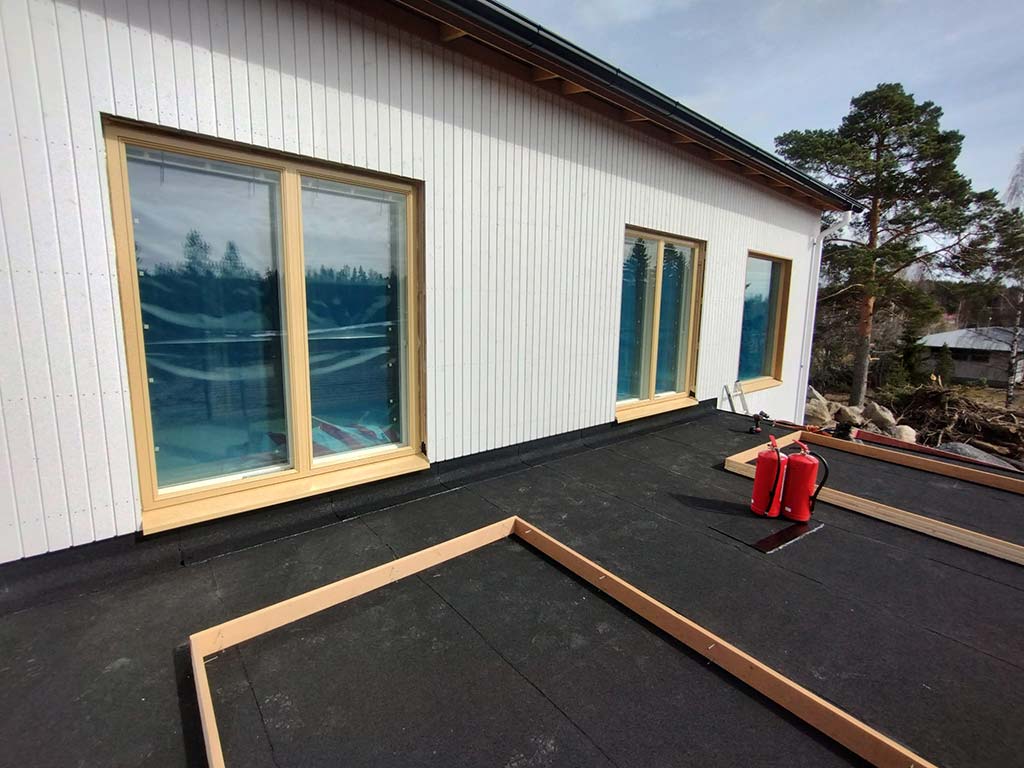 Uudiskohteen lippojen huopakatot Pirkkala