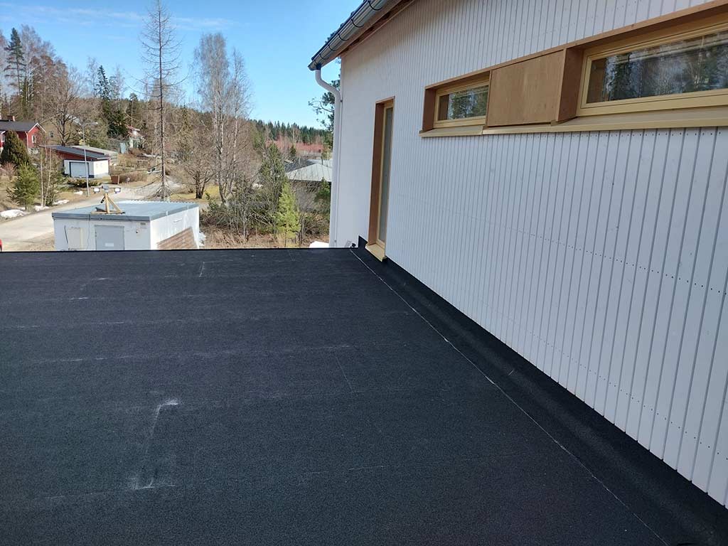 Uudiskohteen lippojen huopakatto Pirkkala